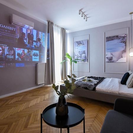 Modern Stay - Central Studios With Wall Projector Near Radisson Bucarest Extérieur photo
