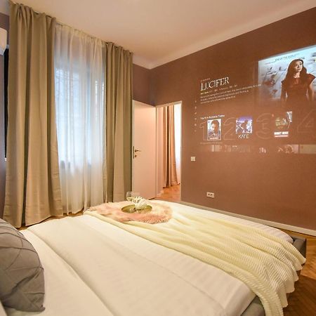 Modern Stay - Central Studios With Wall Projector Near Radisson Bucarest Extérieur photo