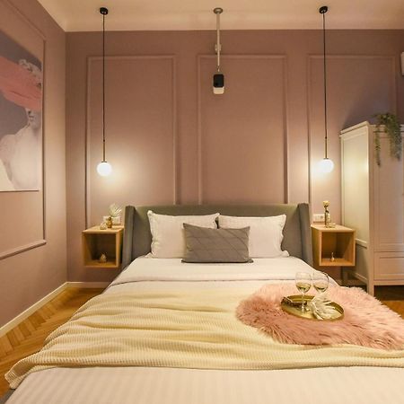 Modern Stay - Central Studios With Wall Projector Near Radisson Bucarest Extérieur photo