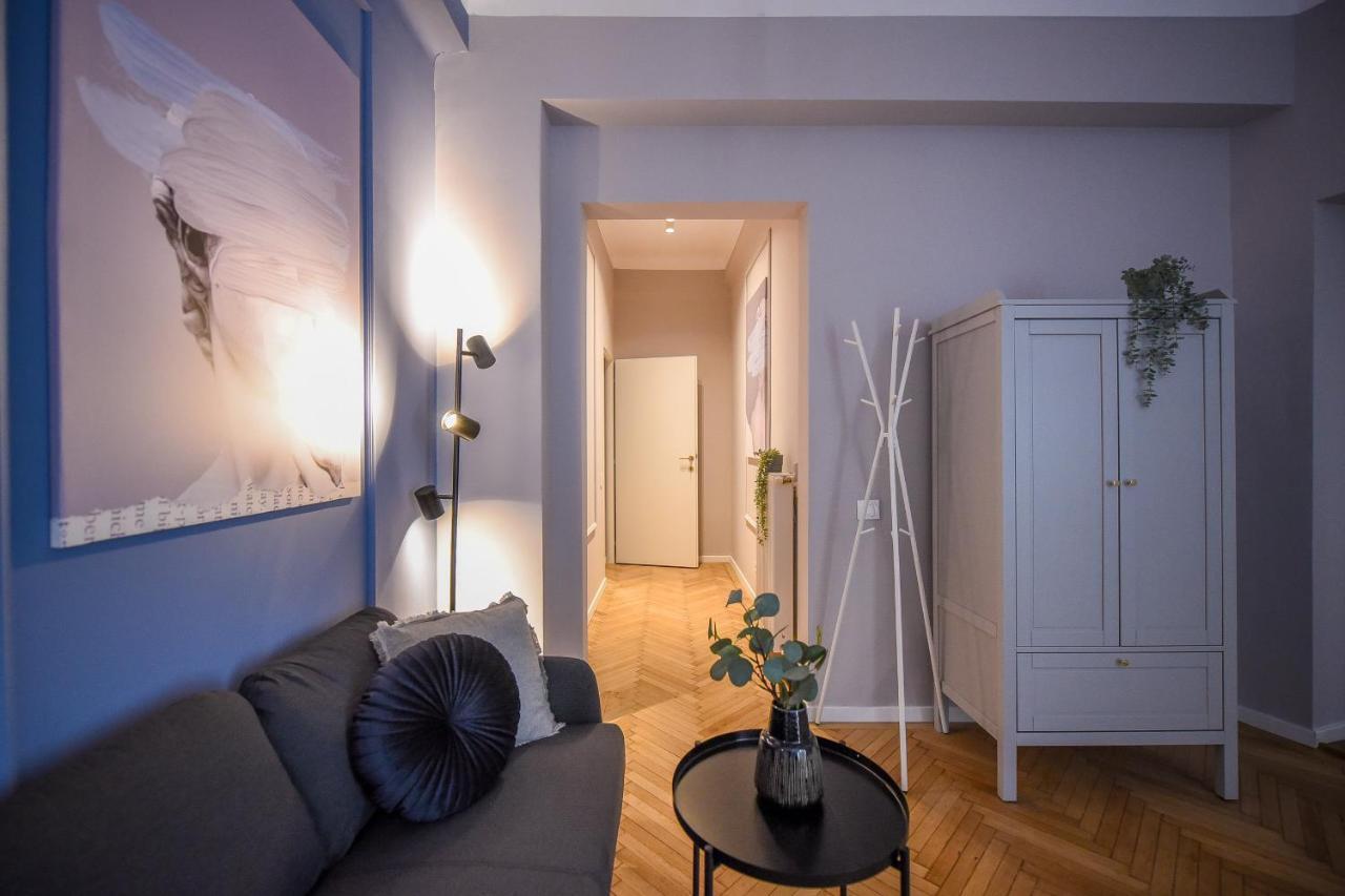 Modern Stay - Central Studios With Wall Projector Near Radisson Bucarest Extérieur photo