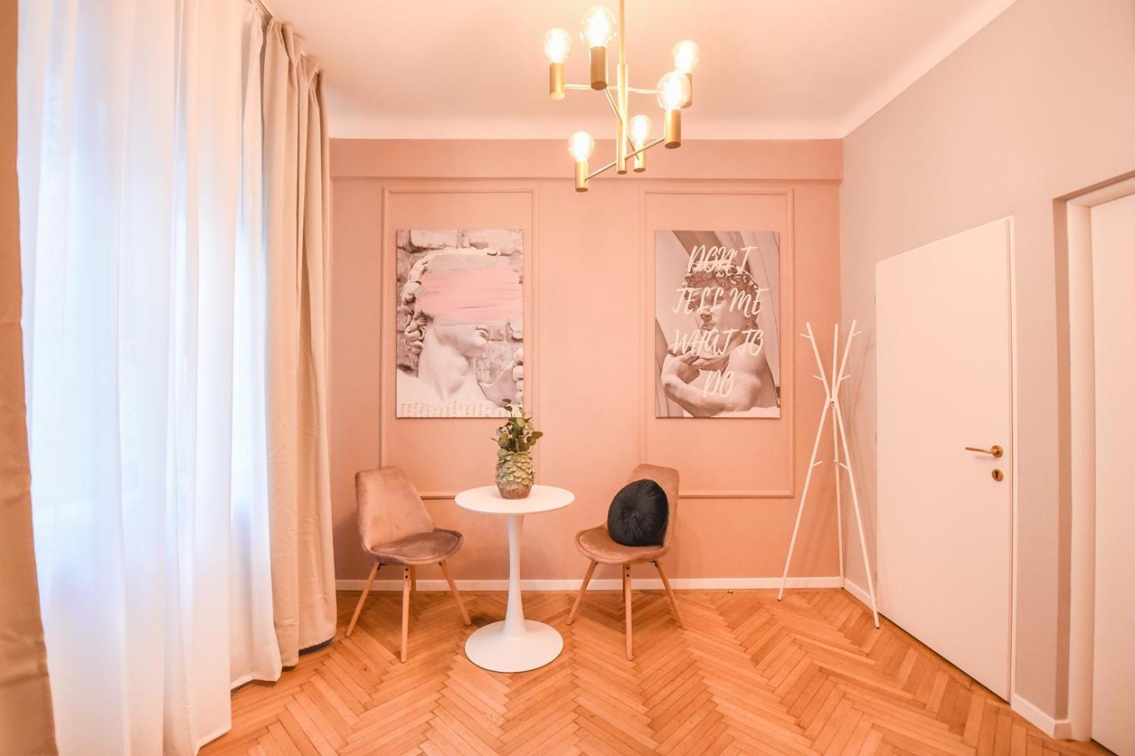 Modern Stay - Central Studios With Wall Projector Near Radisson Bucarest Chambre photo